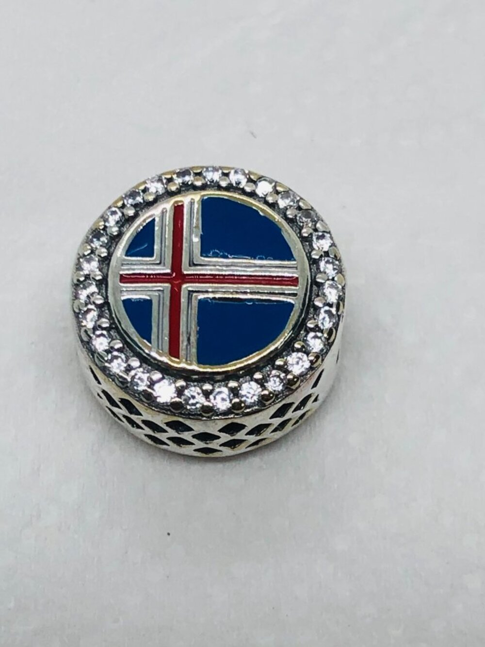 ✨ ✨PANDORA Country Of Iceland EXCLUSIVE Flag Round Sparkling CHARM